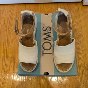 Toms Marisol Wedge Heel size 8.5
